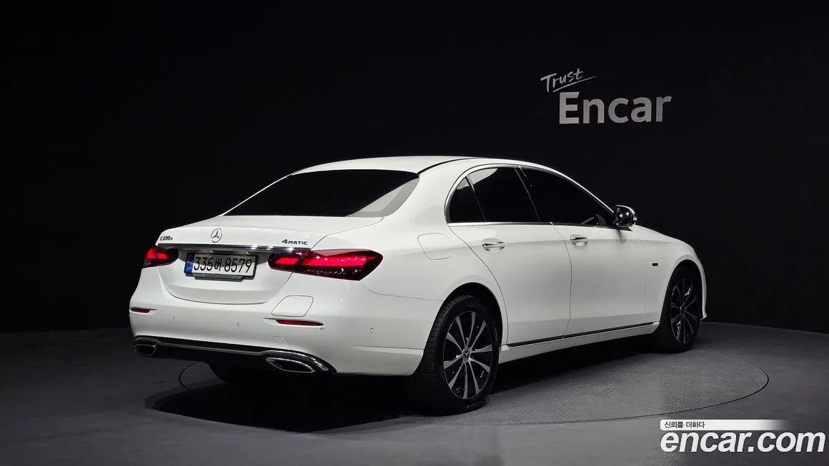 Mercedes-Benz E-Class — фото 2