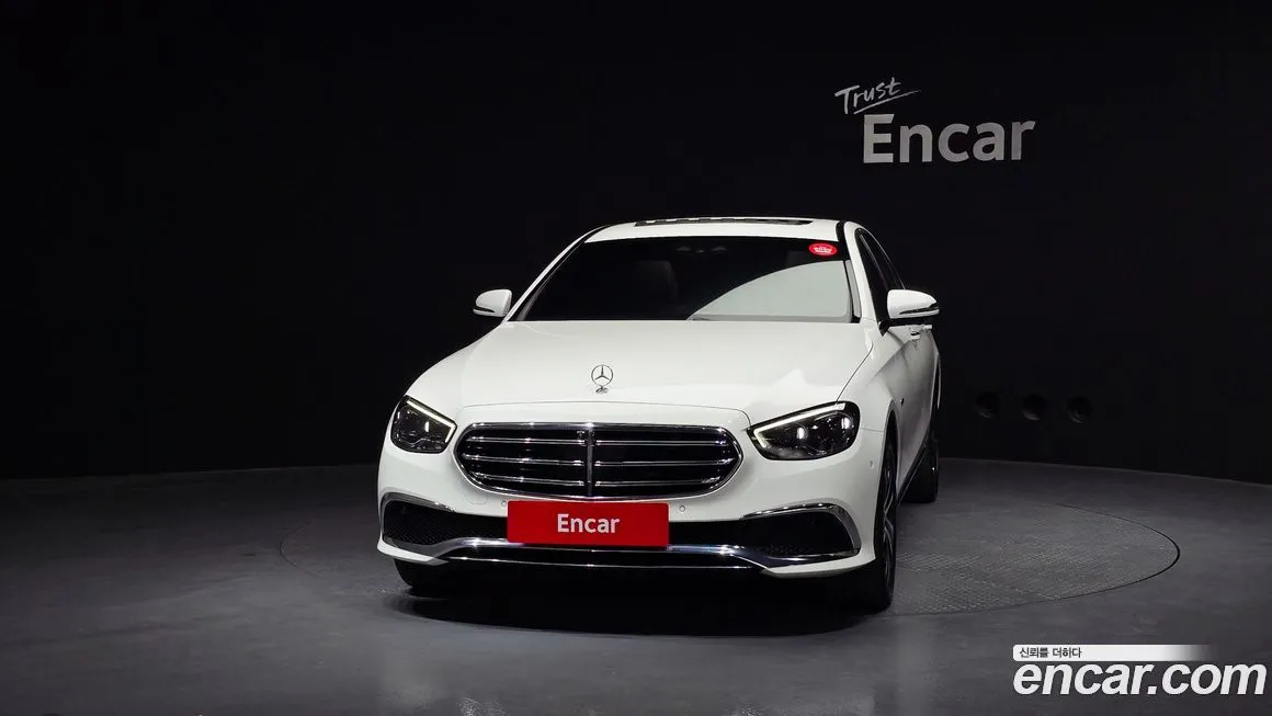 Mercedes-Benz E-Class — фото 4