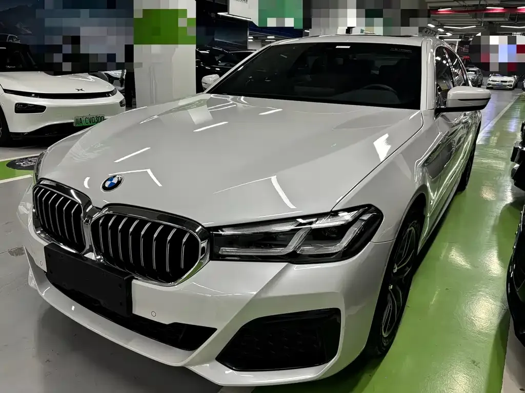 BMW 5 Series — фото 1