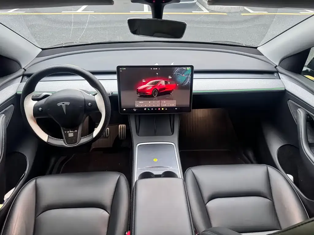 Tesla Model Y — фото 6
