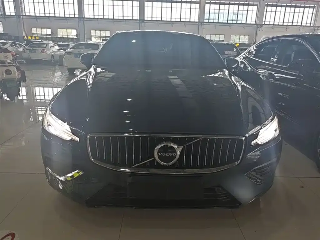Volvo S60 2025 из CN, фото 8