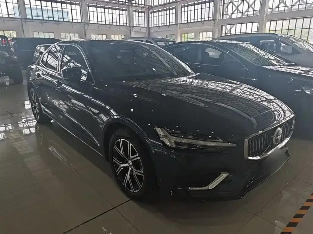 Volvo S60 2025 из CN, фото 7