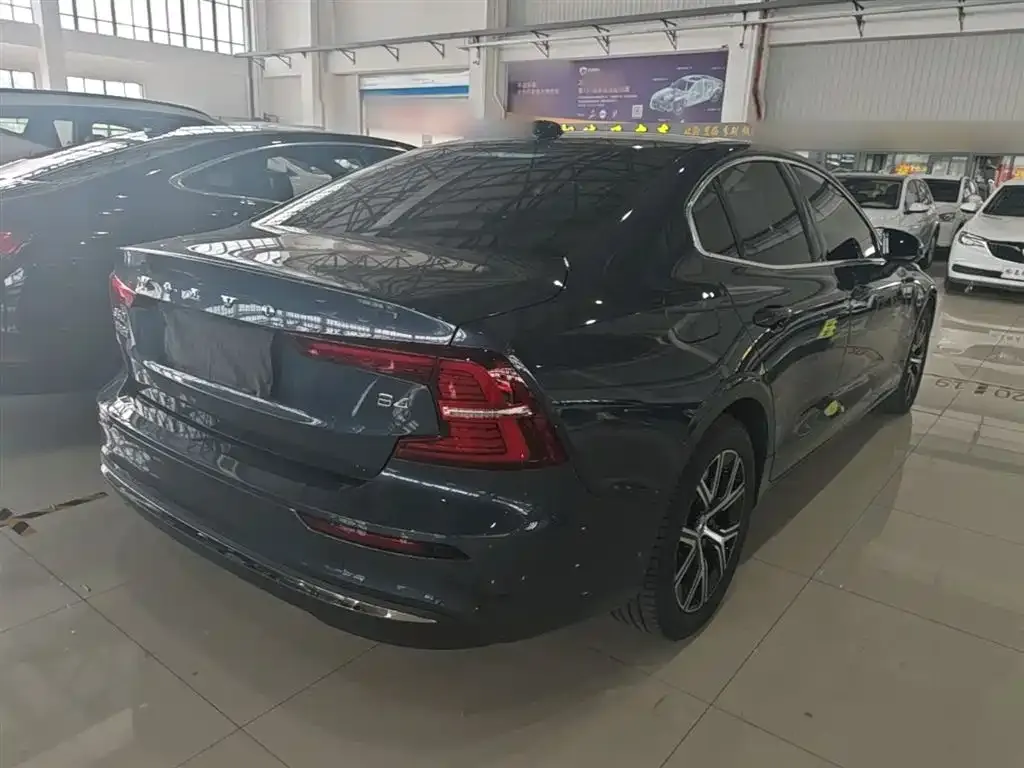 Volvo S60 2025 из CN, фото 9