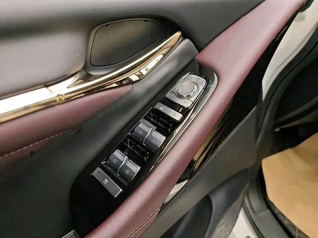 GAC Motor Trumpchi M8 — фото 10