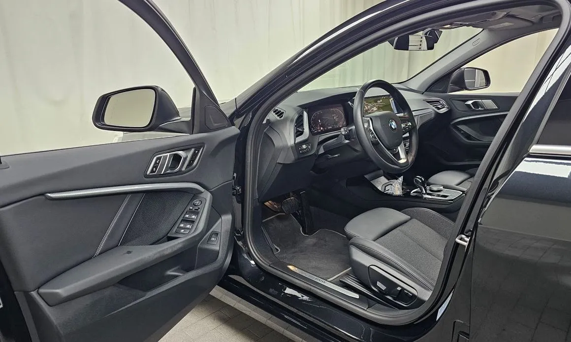 BMW 1-Series 2023 из KR, фото 6