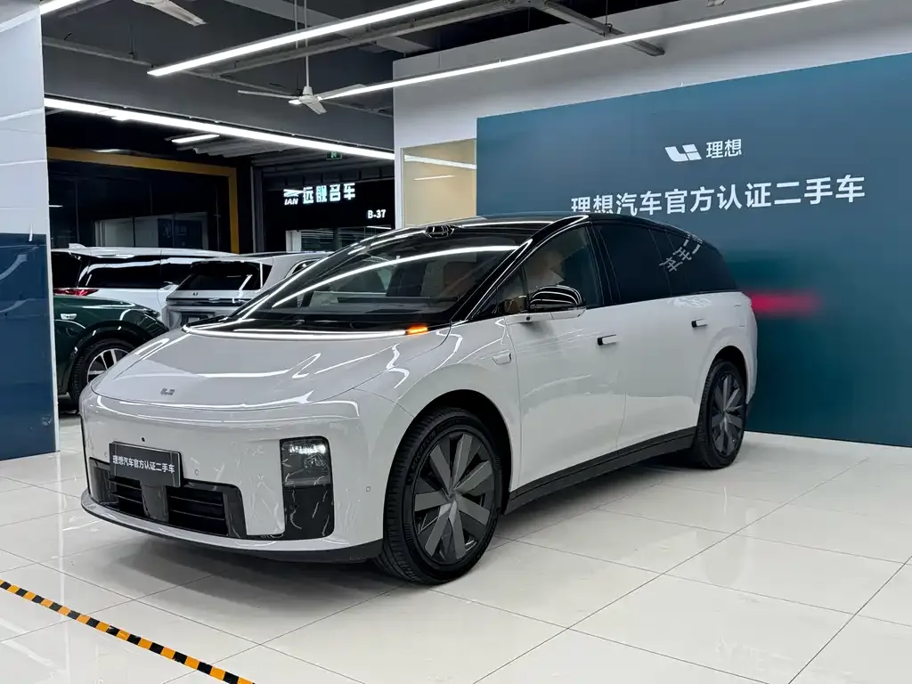 Li Auto i8