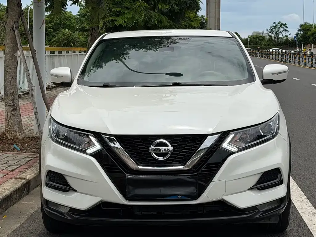 Nissan Qashqai 2022 из CN, фото 2