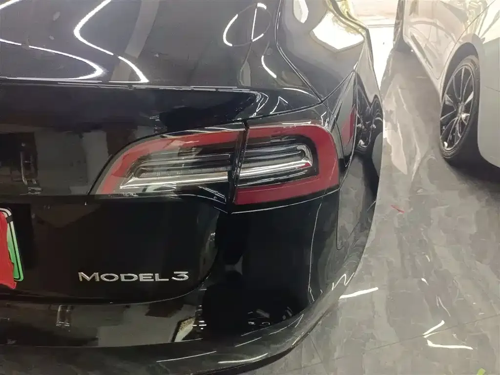 Tesla Model 3 — фото 3