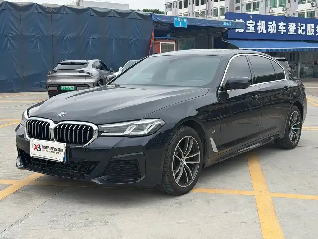 BMW 5 Series — фото 1