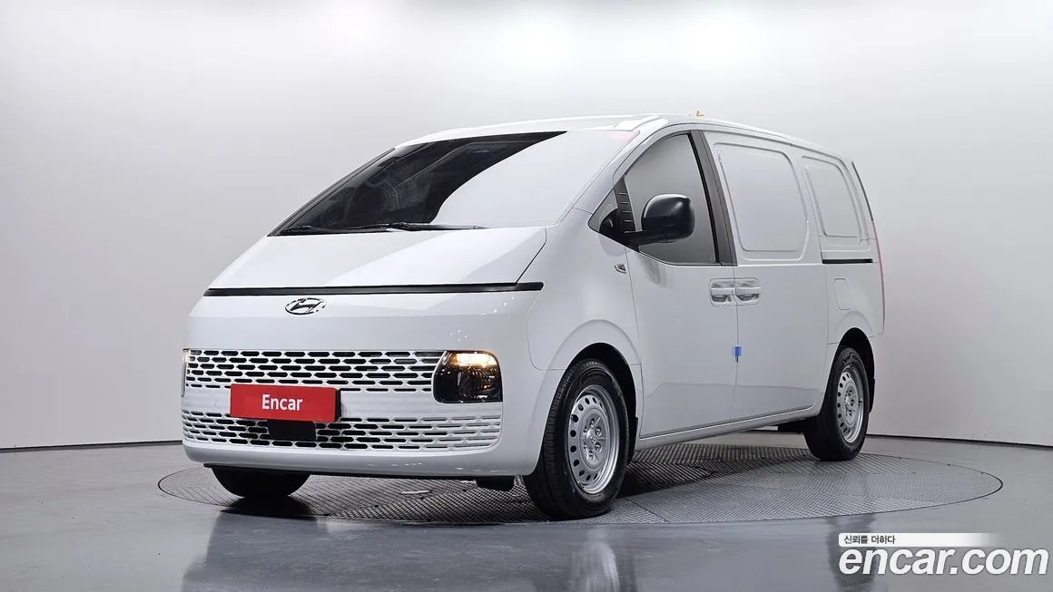 Hyundai Staria — фото 1