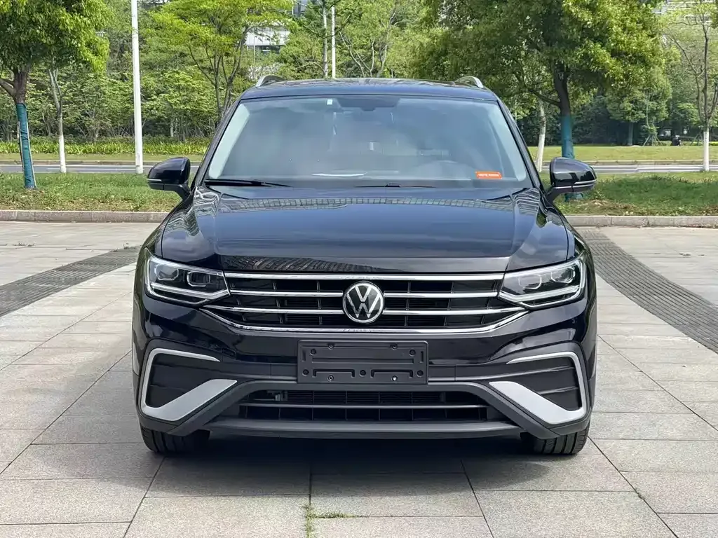 Volkswagen Tiguan L — фото 5