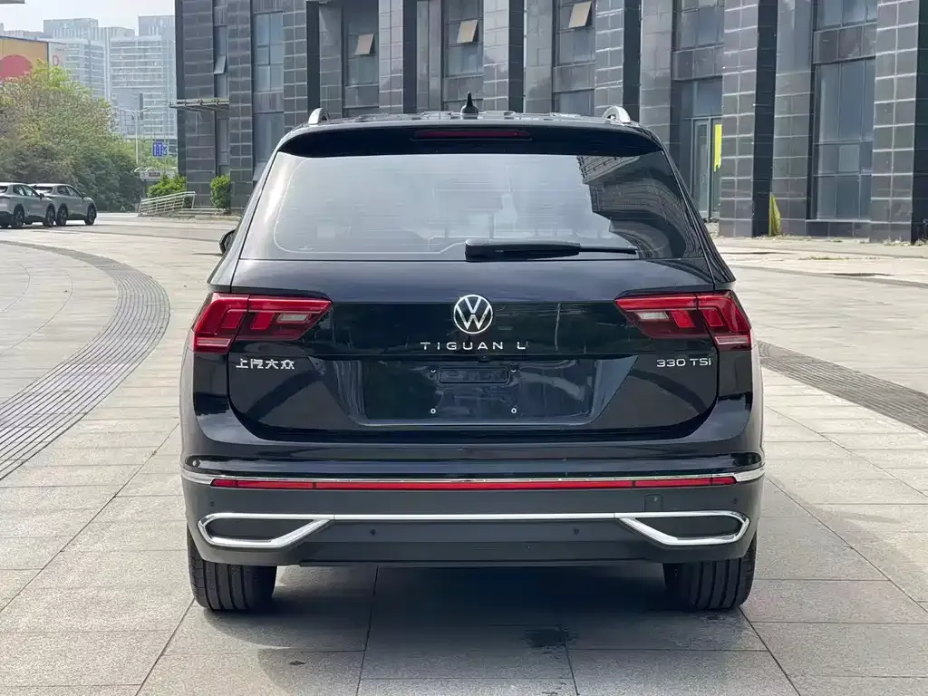 Volkswagen Tiguan L — фото 9