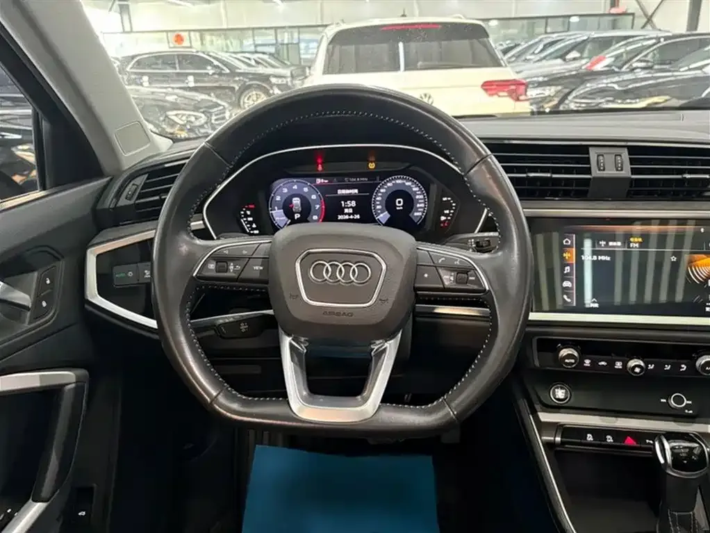 Audi Q3 — фото 4