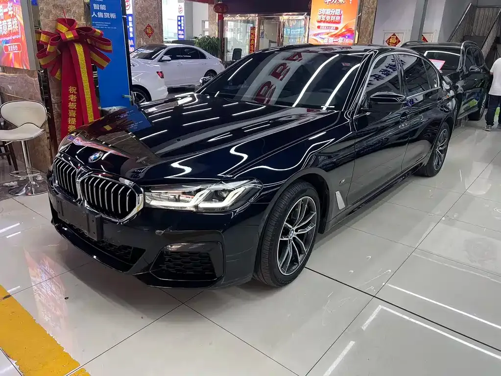 BMW 5 Series — фото 1
