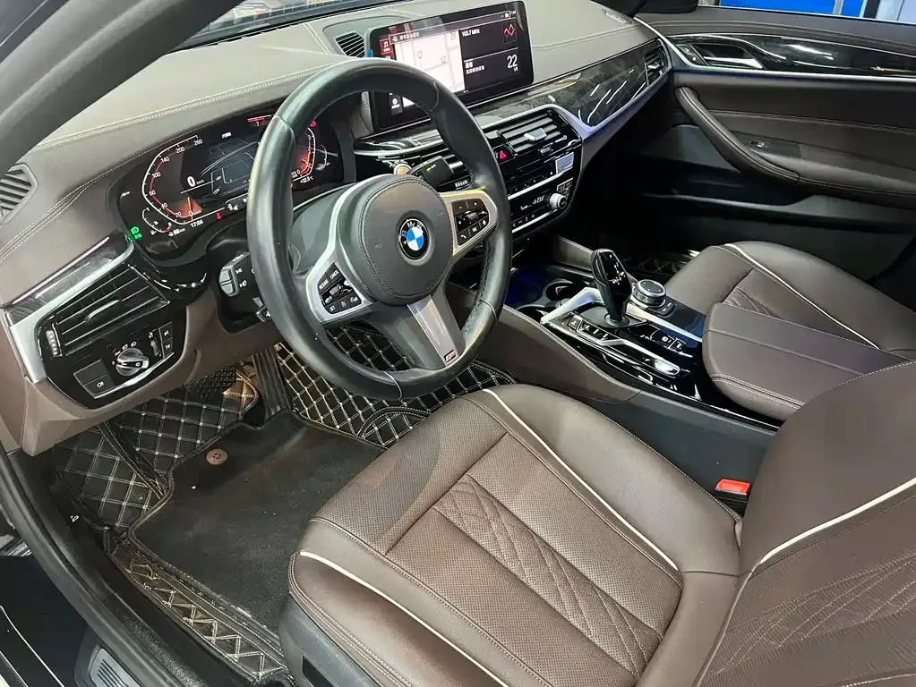 BMW 5 Series — фото 4
