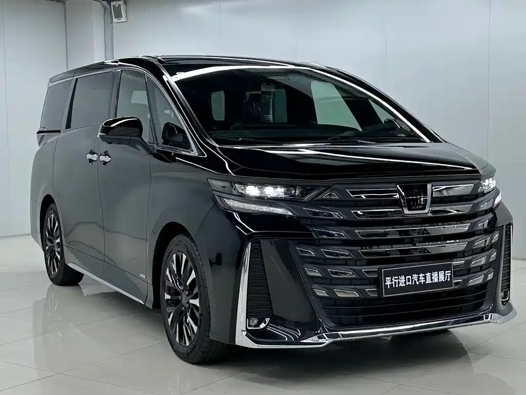 Toyota Vellfire — фото 1