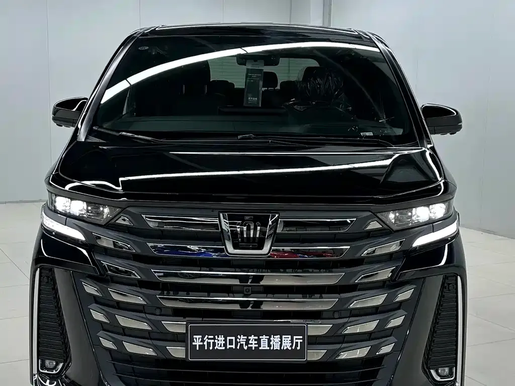 Toyota Vellfire — фото 2