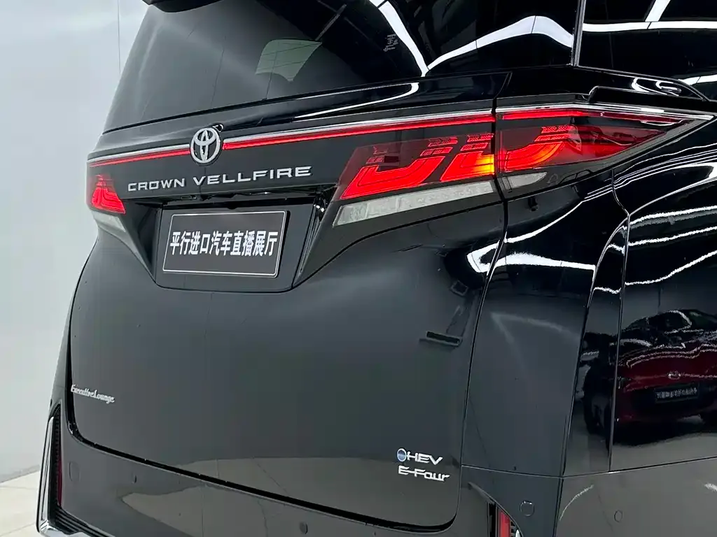 Toyota Vellfire — фото 10