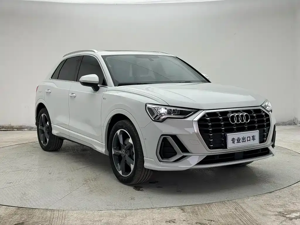 Audi Q3 — фото 10