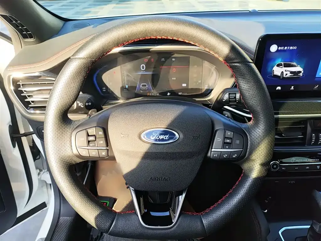 Ford Focus 2023 из CN, фото 10
