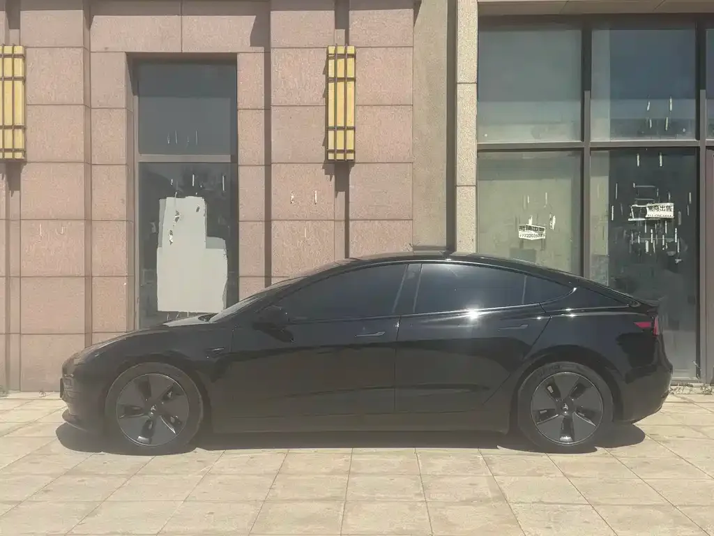 Tesla Model 3 — фото 8