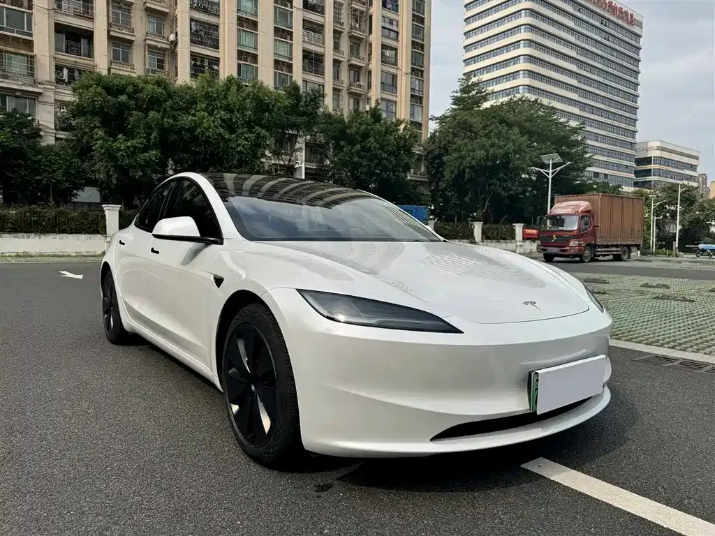 Tesla Model 3 — фото 5