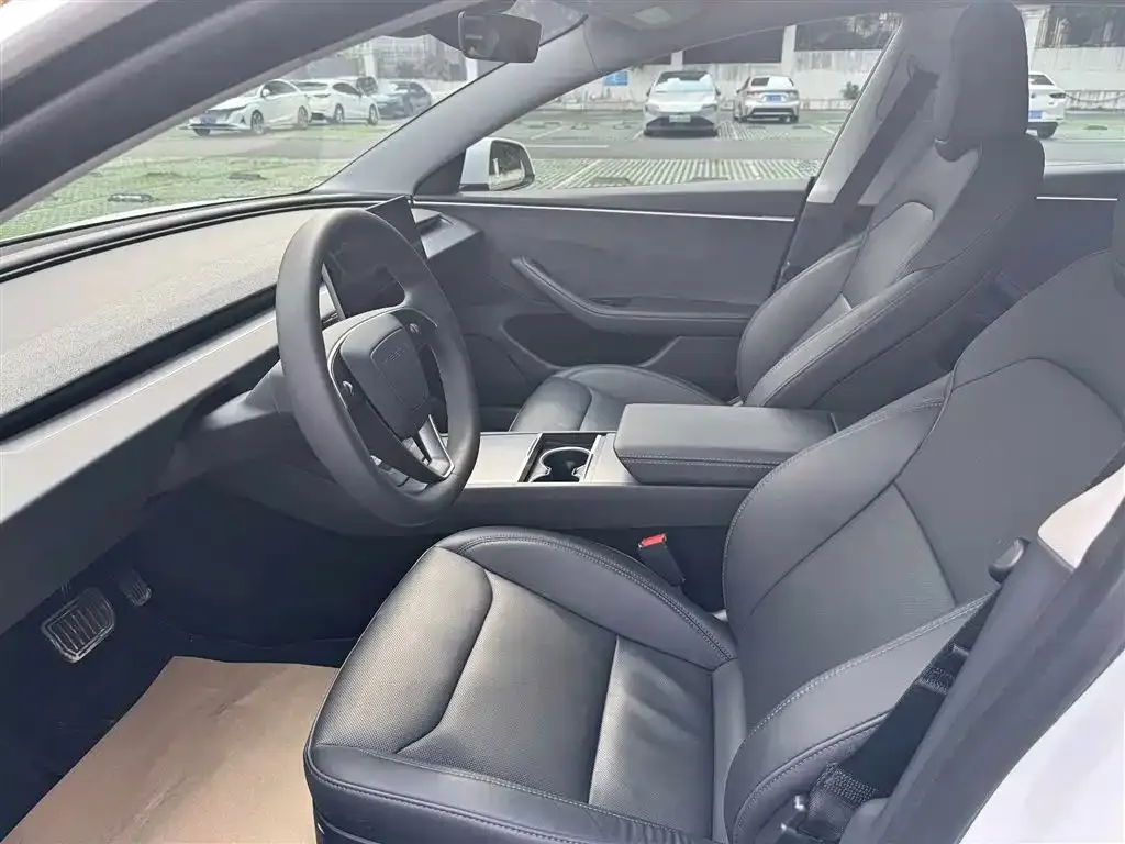 Tesla Model 3 — фото 3