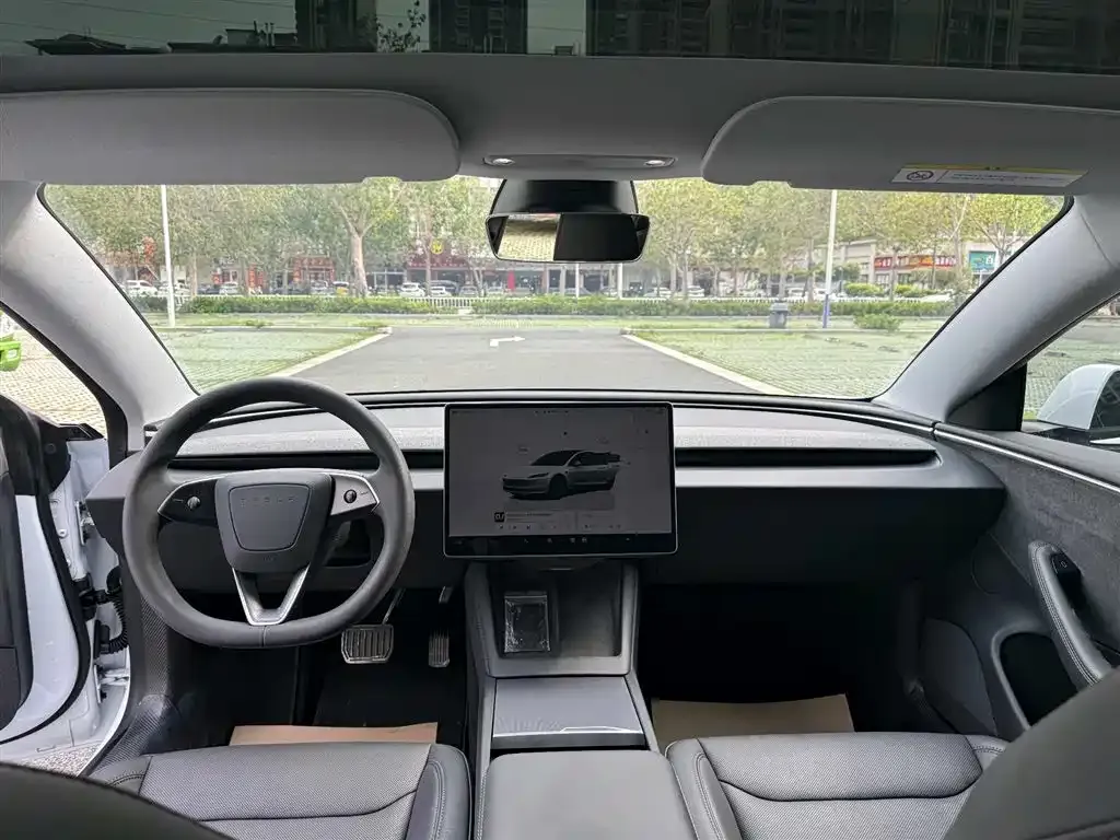 Tesla Model 3 — фото 4