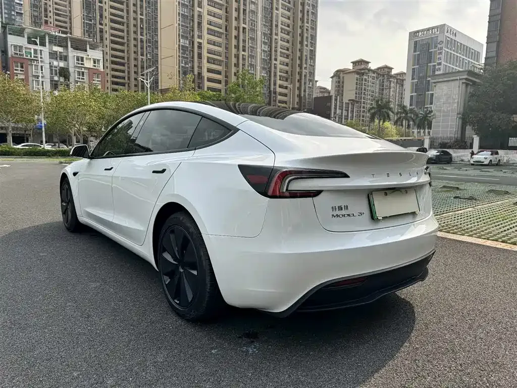 Tesla Model 3 — фото 6