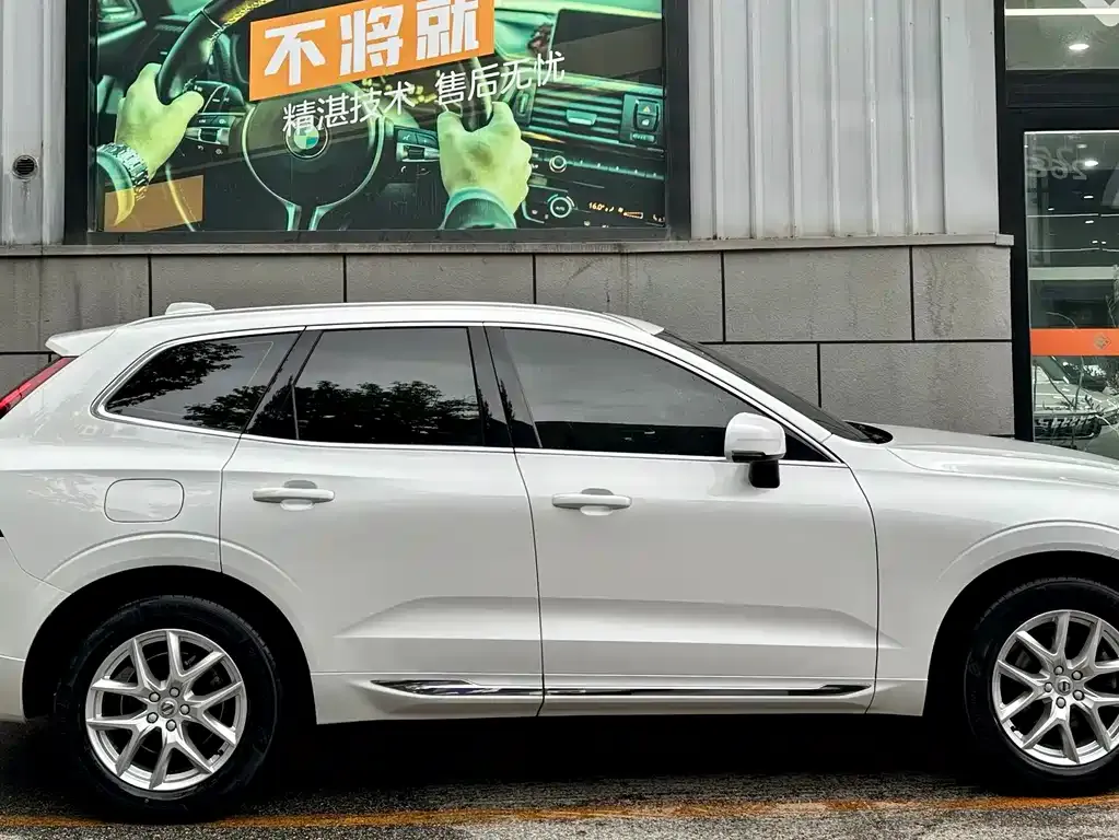 Volvo XC60 — фото 4