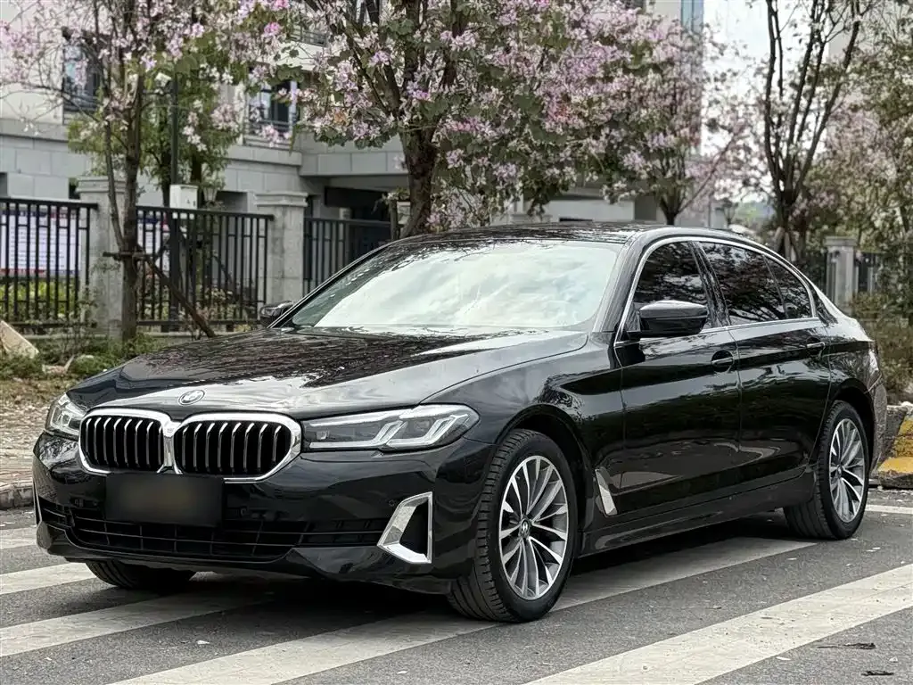 BMW 5 Series — фото 1