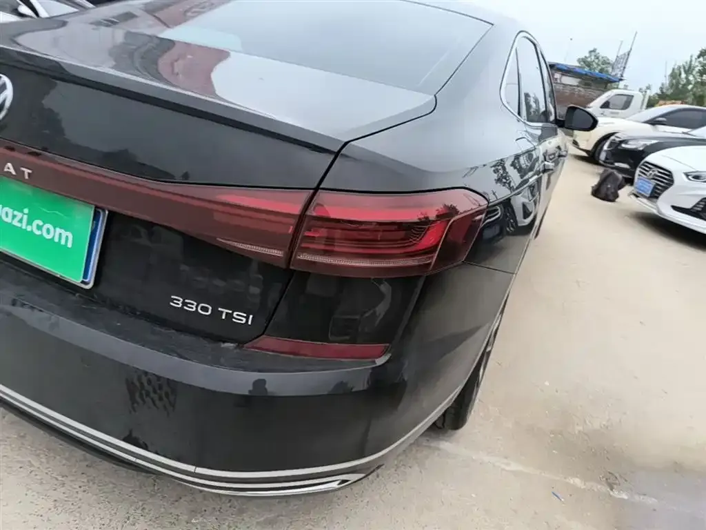 Volkswagen Passat — фото 10