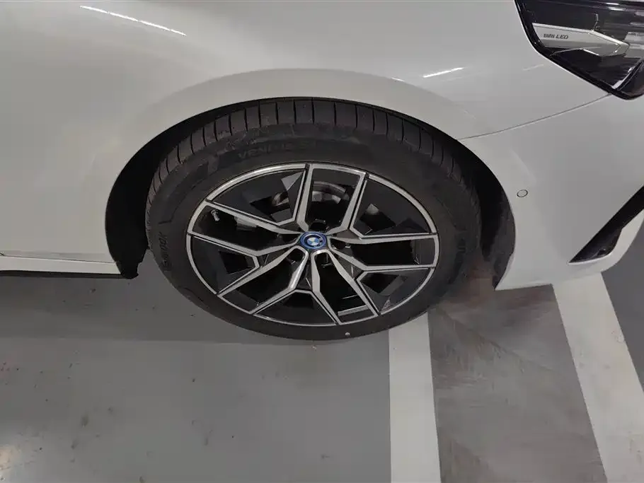 BMW i5 2024 из CN, фото 3