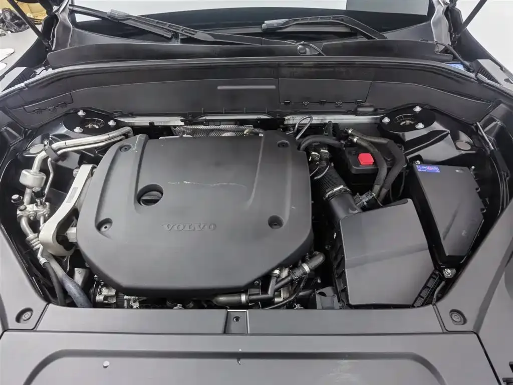 Volvo XC90 — фото 10
