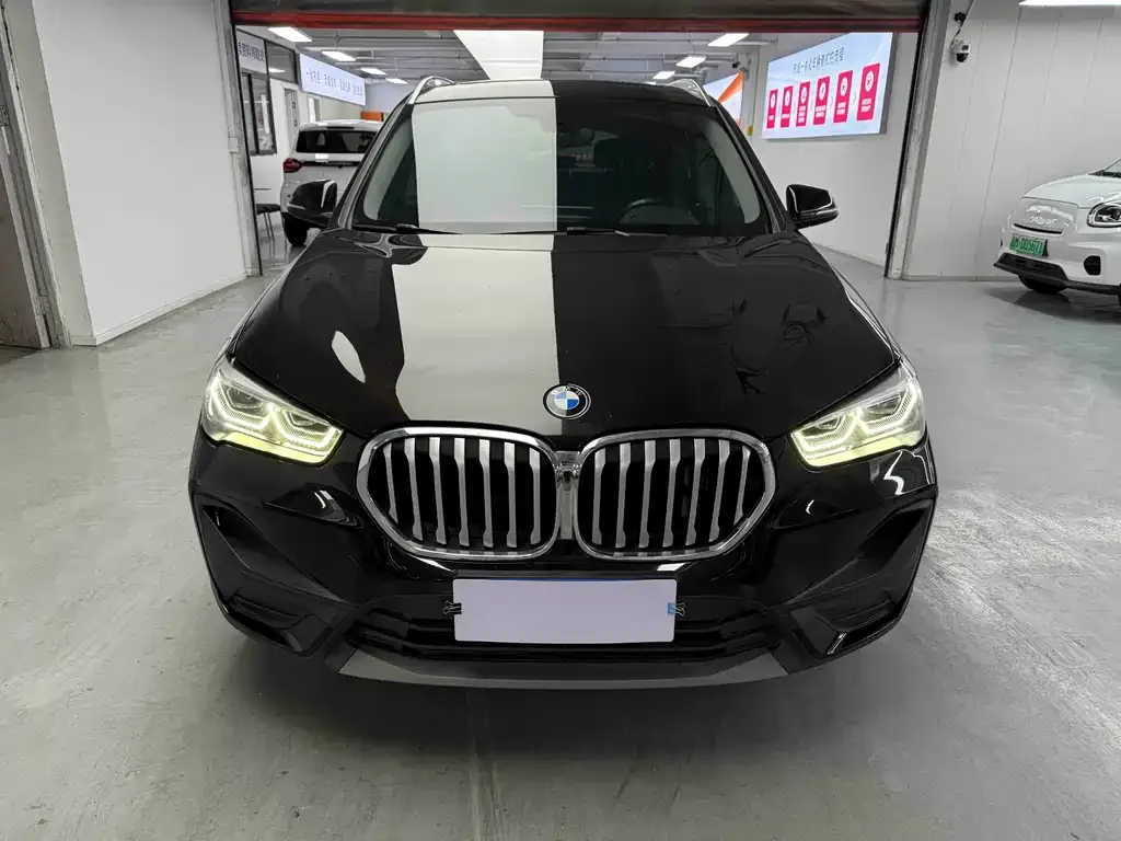 BMW X1 — фото 10
