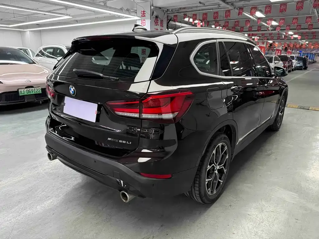 BMW X1 — фото 9