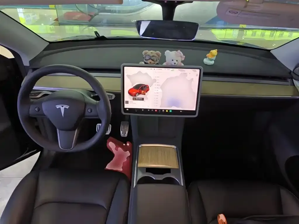 Tesla Model Y — фото 6