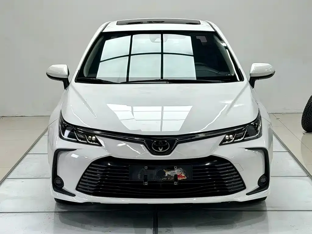 Toyota Corolla — фото 2