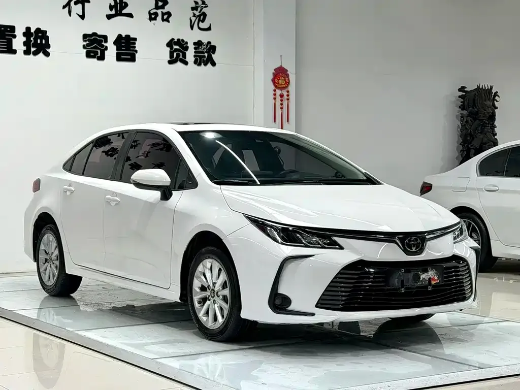 Toyota Corolla — фото 9