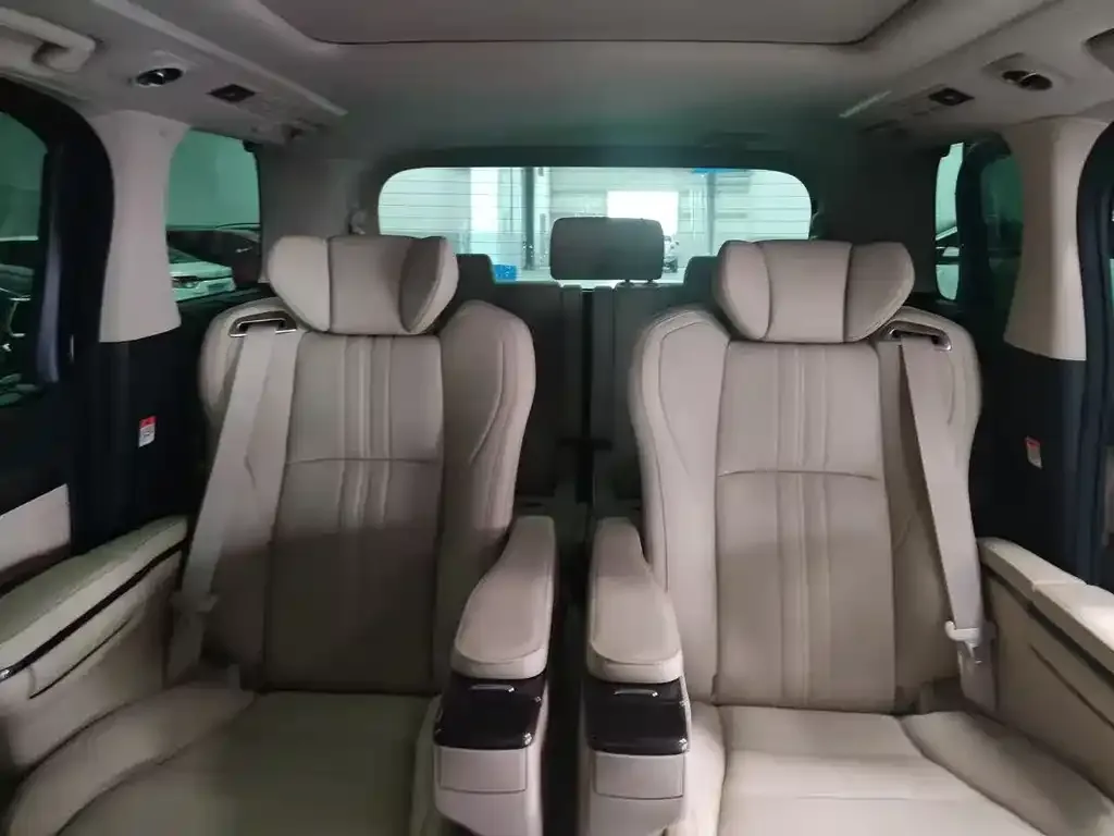 Toyota Alphard — фото 8