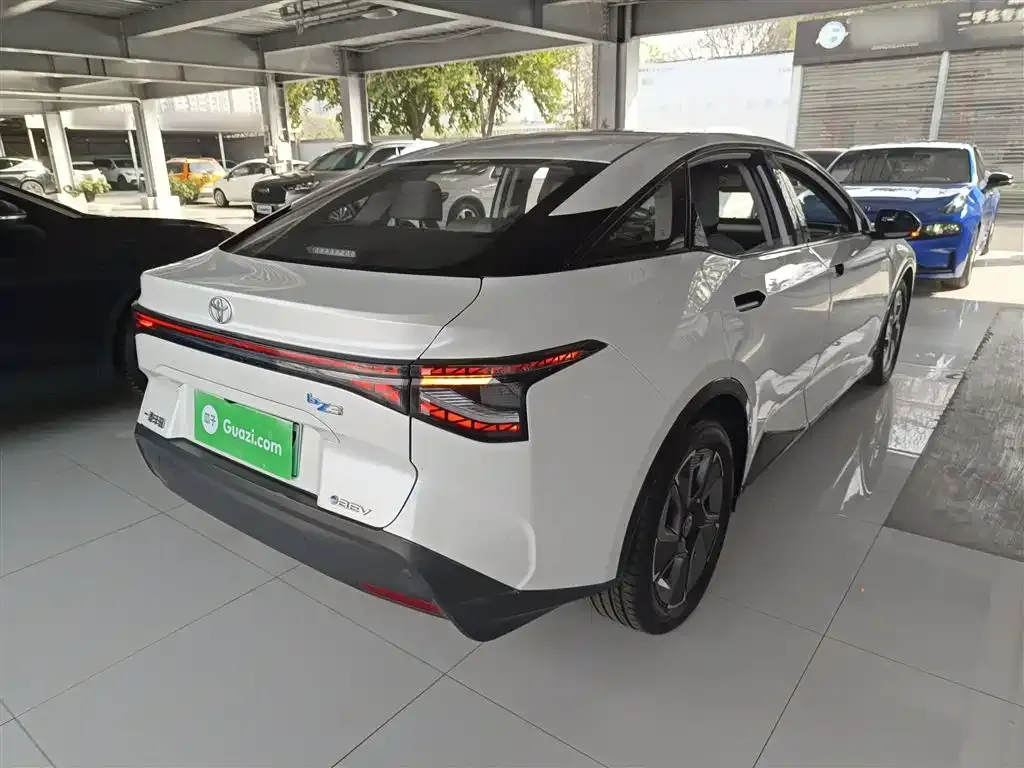Toyota bZ3 2024 из CN, фото 6