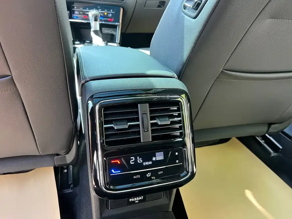 Volkswagen Passat — фото 4
