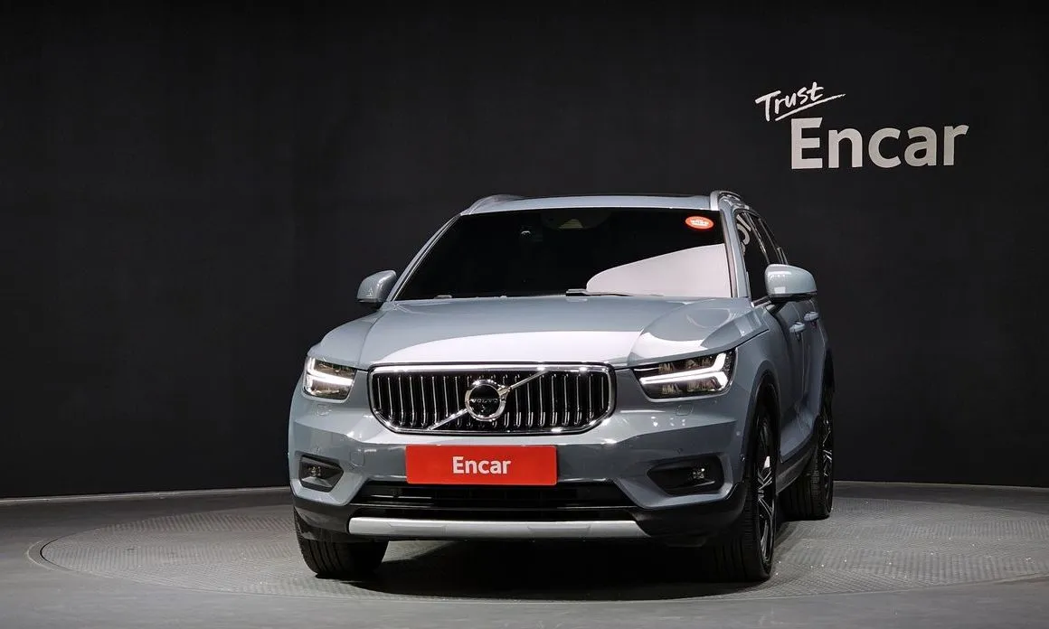 Volvo XC40 — фото 7