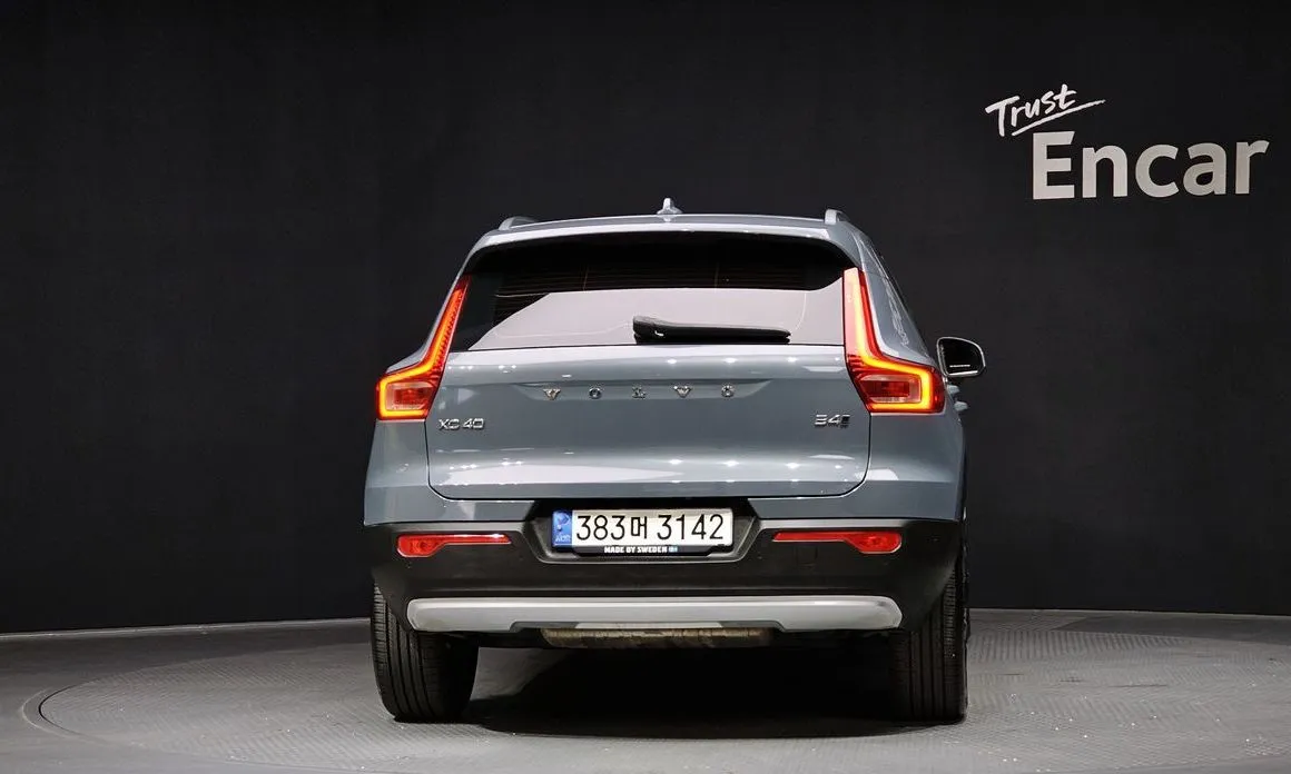 Volvo XC40 — фото 6