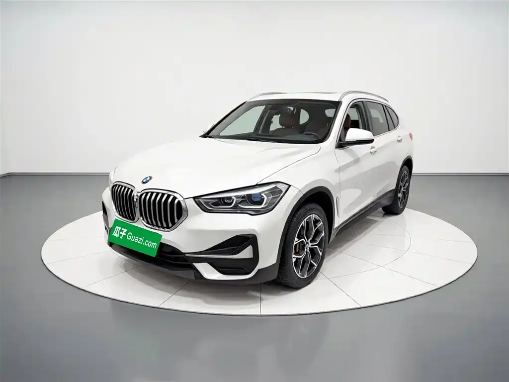 BMW X1 — фото 1