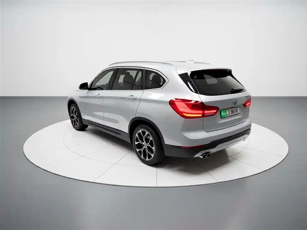 BMW X1 — фото 5