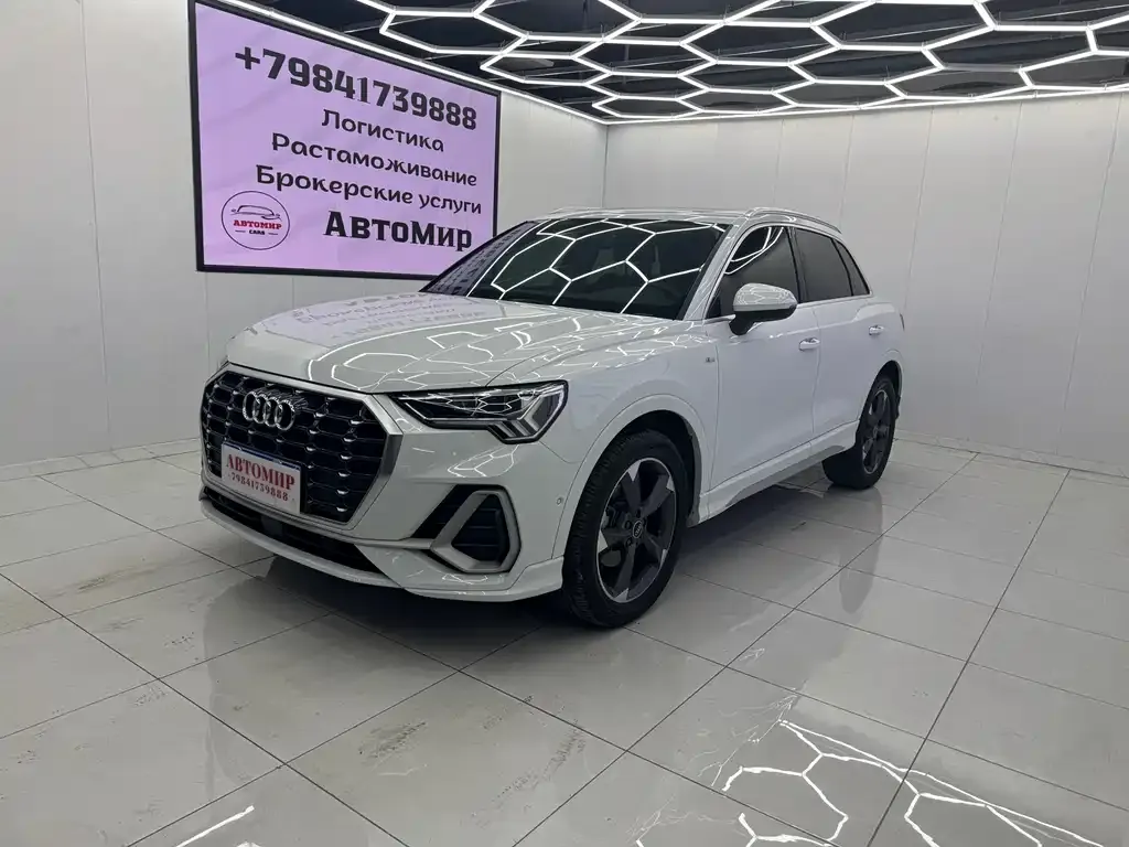 Audi Q3 — фото 1
