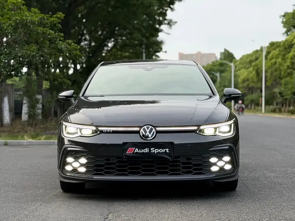 Volkswagen Golf GTI — фото 7