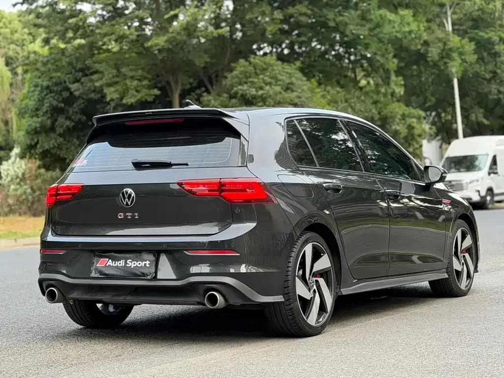 Volkswagen Golf GTI — фото 9