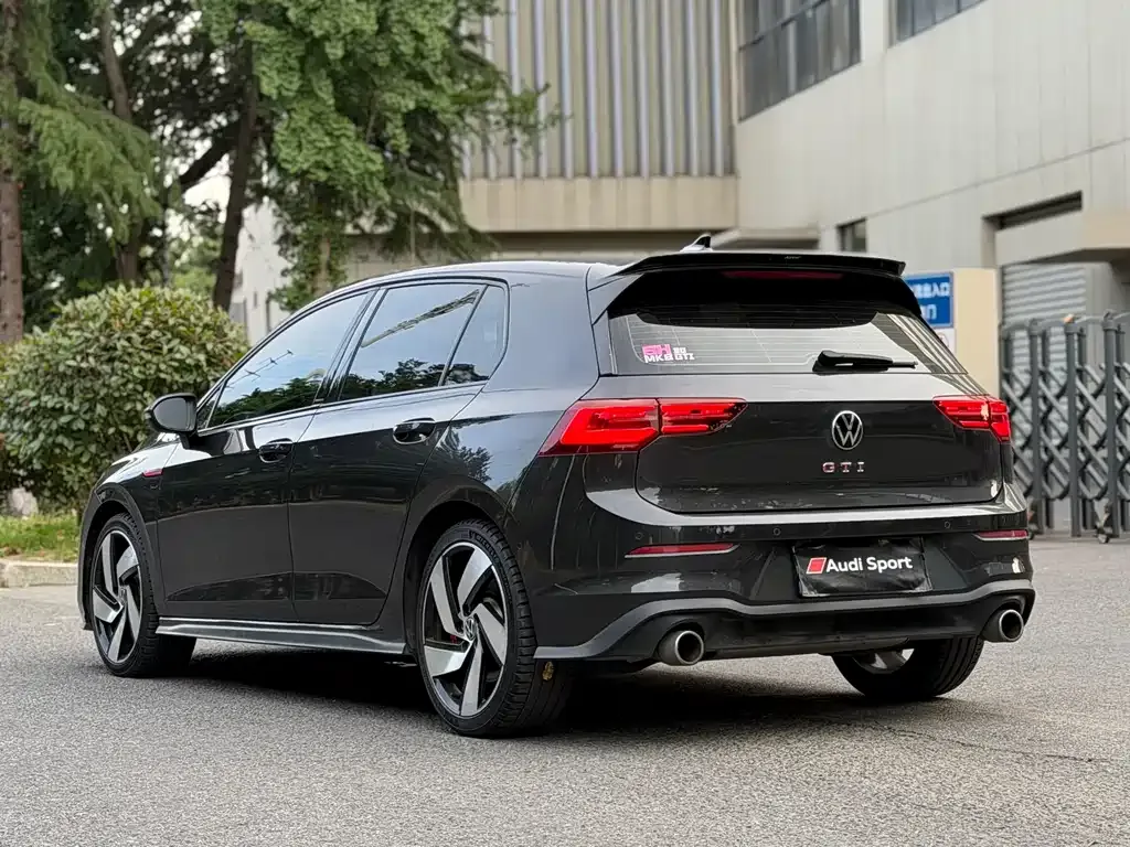 Volkswagen Golf GTI — фото 4